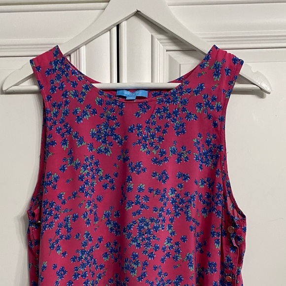 Draper James Women’s Sz Medium Sleeveless Scoop Neck  Top Pink with Blue Flowers - Picture 3 of 12